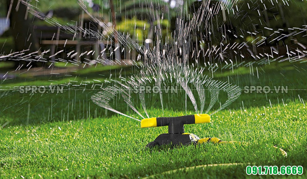 Đầu phun tưới xoáy dùng để tưới cây, sân vườn trong gia đình