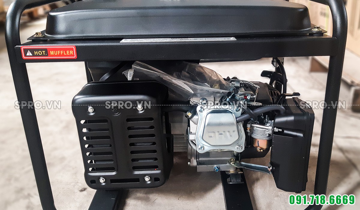 Mặt sau máy phát điện chạy xăng Hyundai 2.6kw HY30CLE