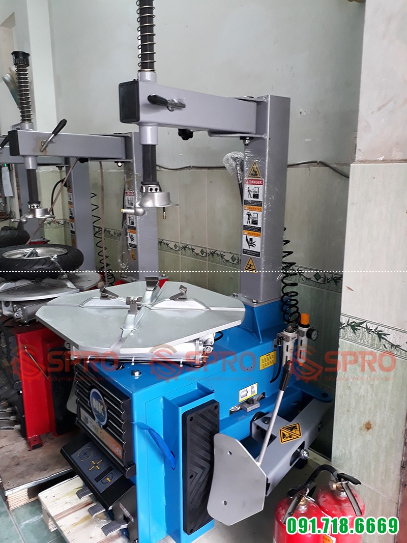 Máy ra vào lốp, Máy tháo lốp xe tay ga, ô tô du lịch NK418E