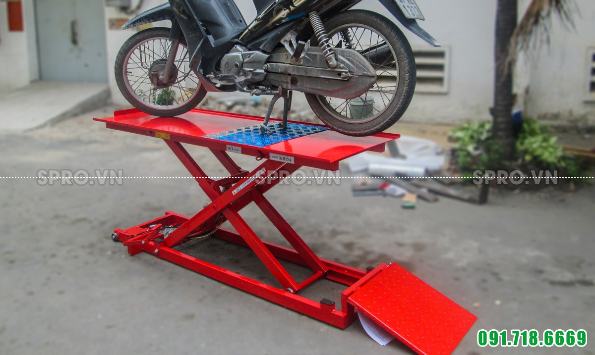 bàn nâng xe máy đạp chân T250, bàn nâng cơ sửa xe giá rẻ