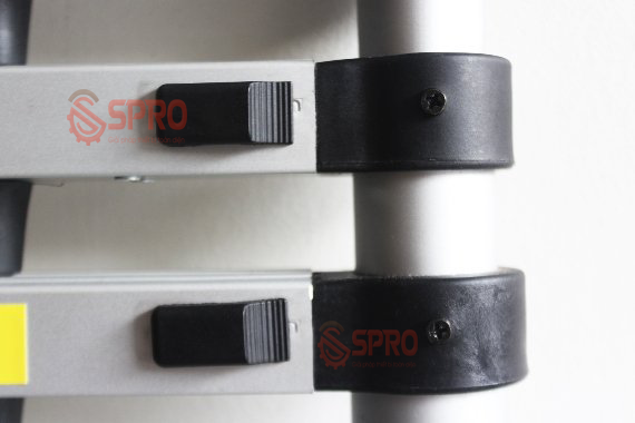Khóa chốt giữ an toàn của thang nhôm sumo adt-807b