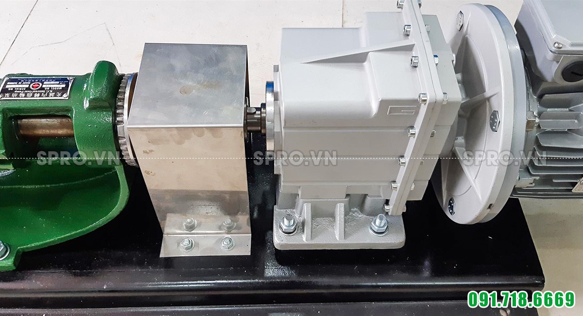 Máy bơm bánh răng K4124 là hàng Đài Loan chính hãng