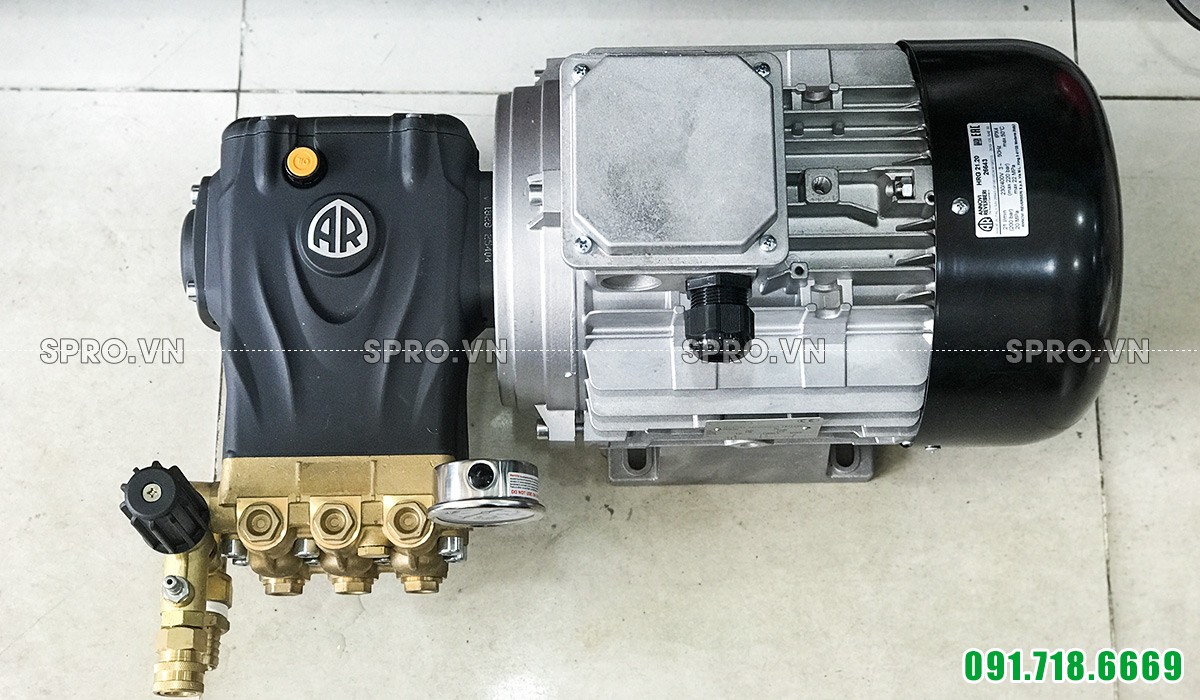 Máy rửa xe áp lực cao AR U75-2120 - Dùng điện 3 pha