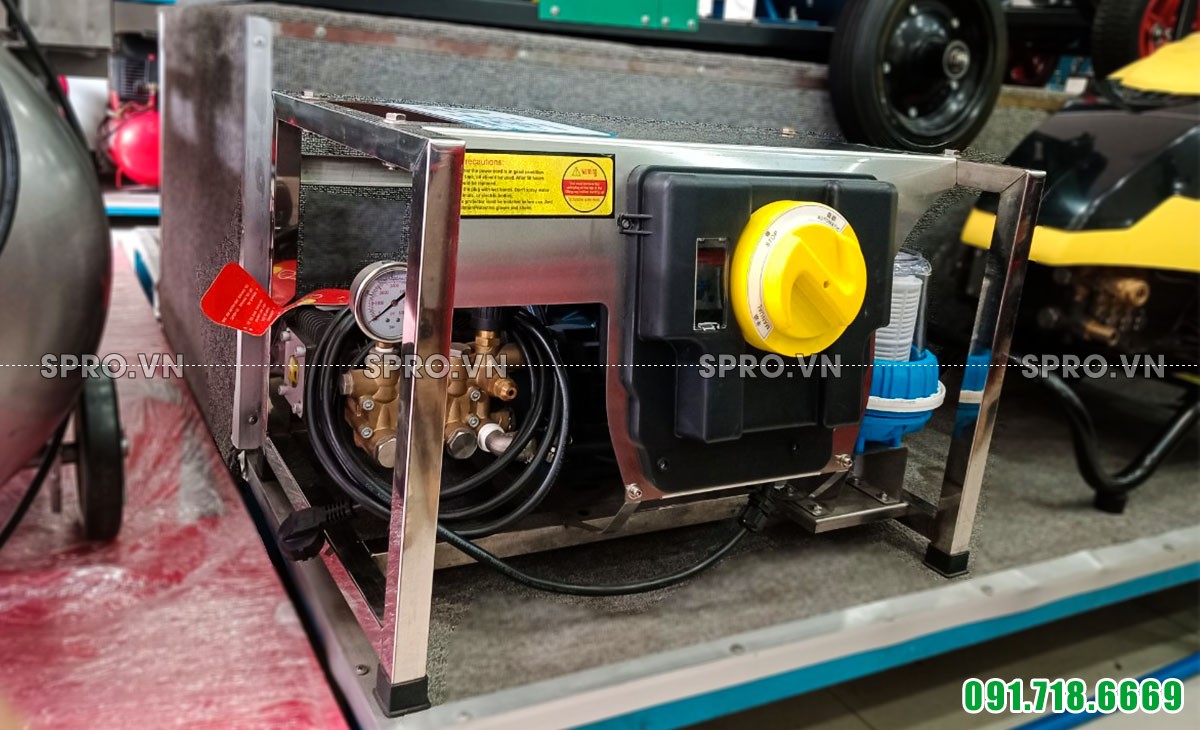 Máy rửa xe cao áp Botu K1214B3