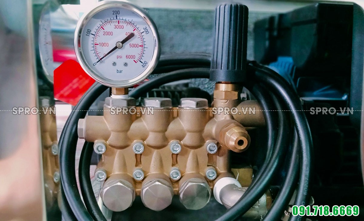 Đầu bơm và đồng hồ máy rửa xe cao áp Botu K1214B3