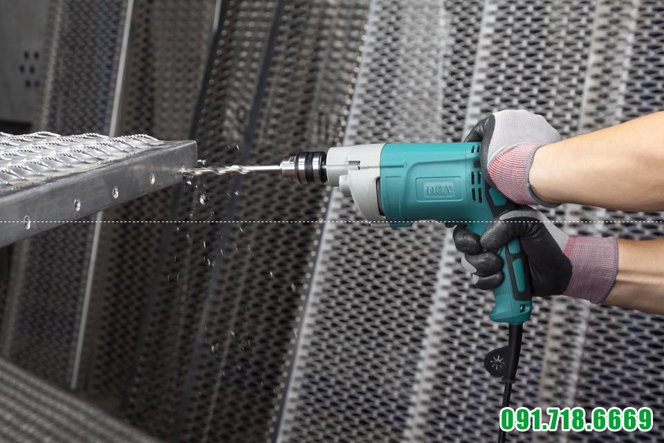 Máy khoan cầm tay DCA AJZ07-10