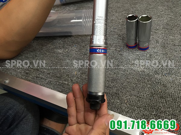 Trên tay cờ lê lực Kingtony 34423-2A