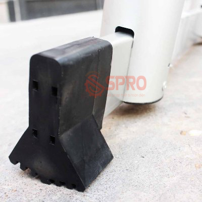 Chân đế của thang nhôm SUMO ADT-806B