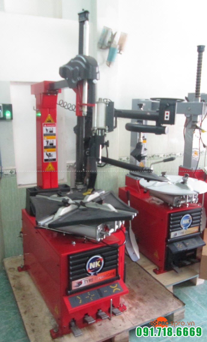 Máy tháo vỏ xe ô tô NK-887+390 - Kiểu bán tự động 