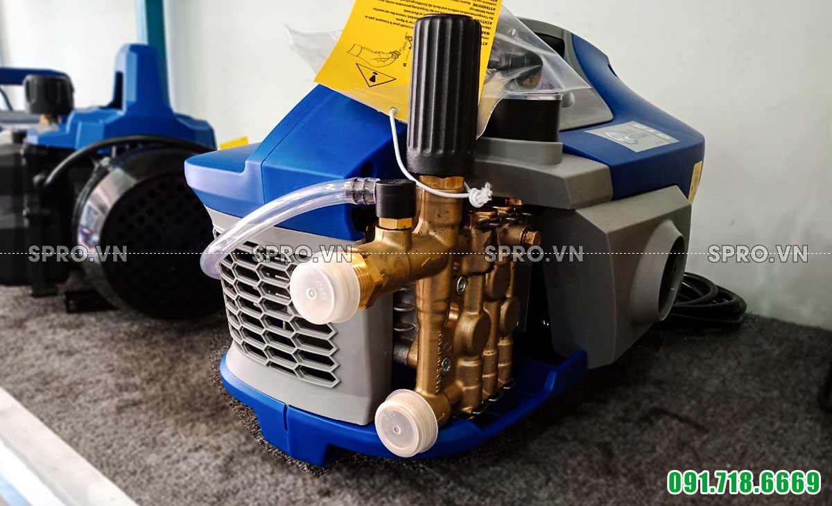 Đầu nước vào và ra máy rửa xe cao áp Urali AR U29-10.5/13
